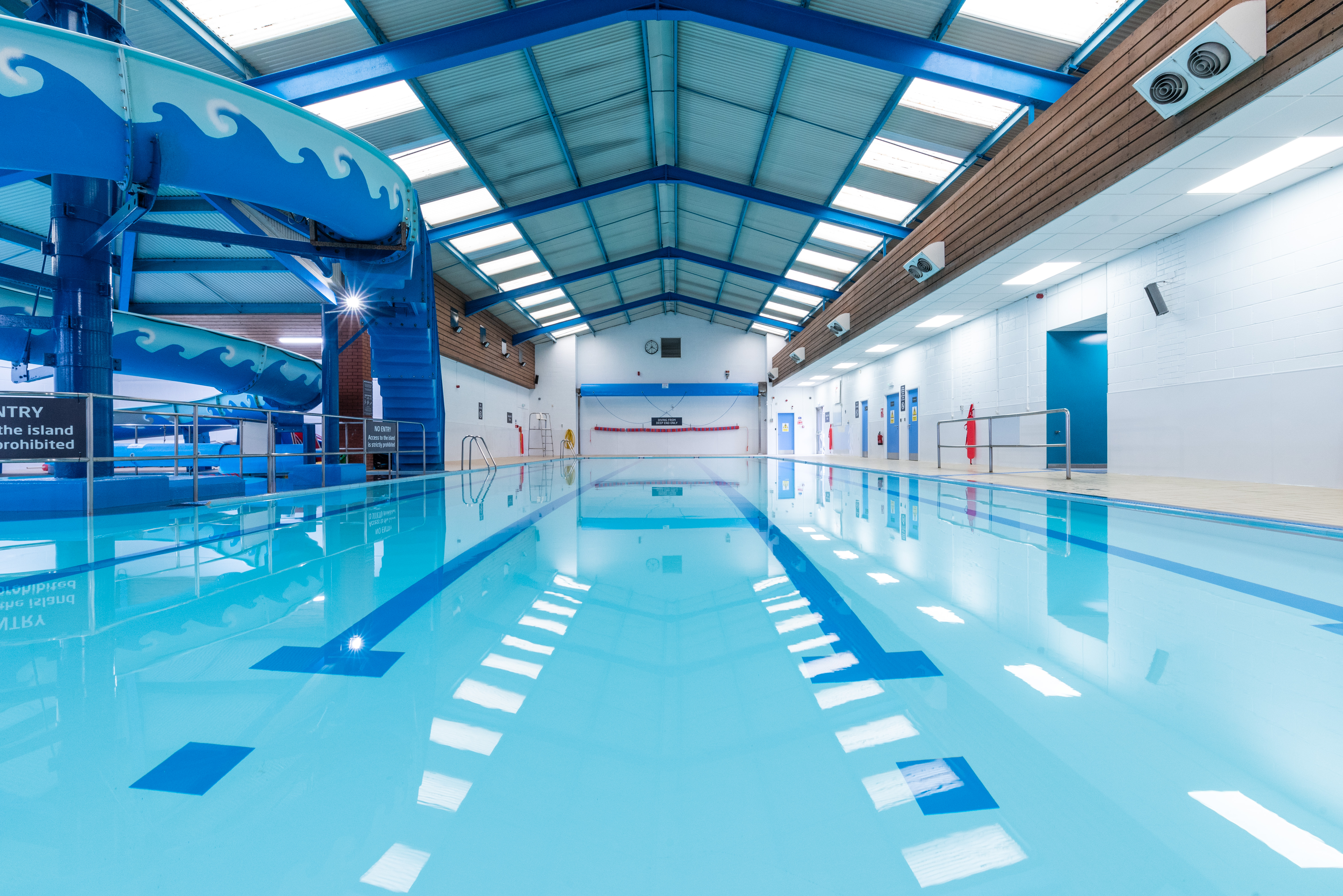 swimming pool and slide at One Leisure St Neots